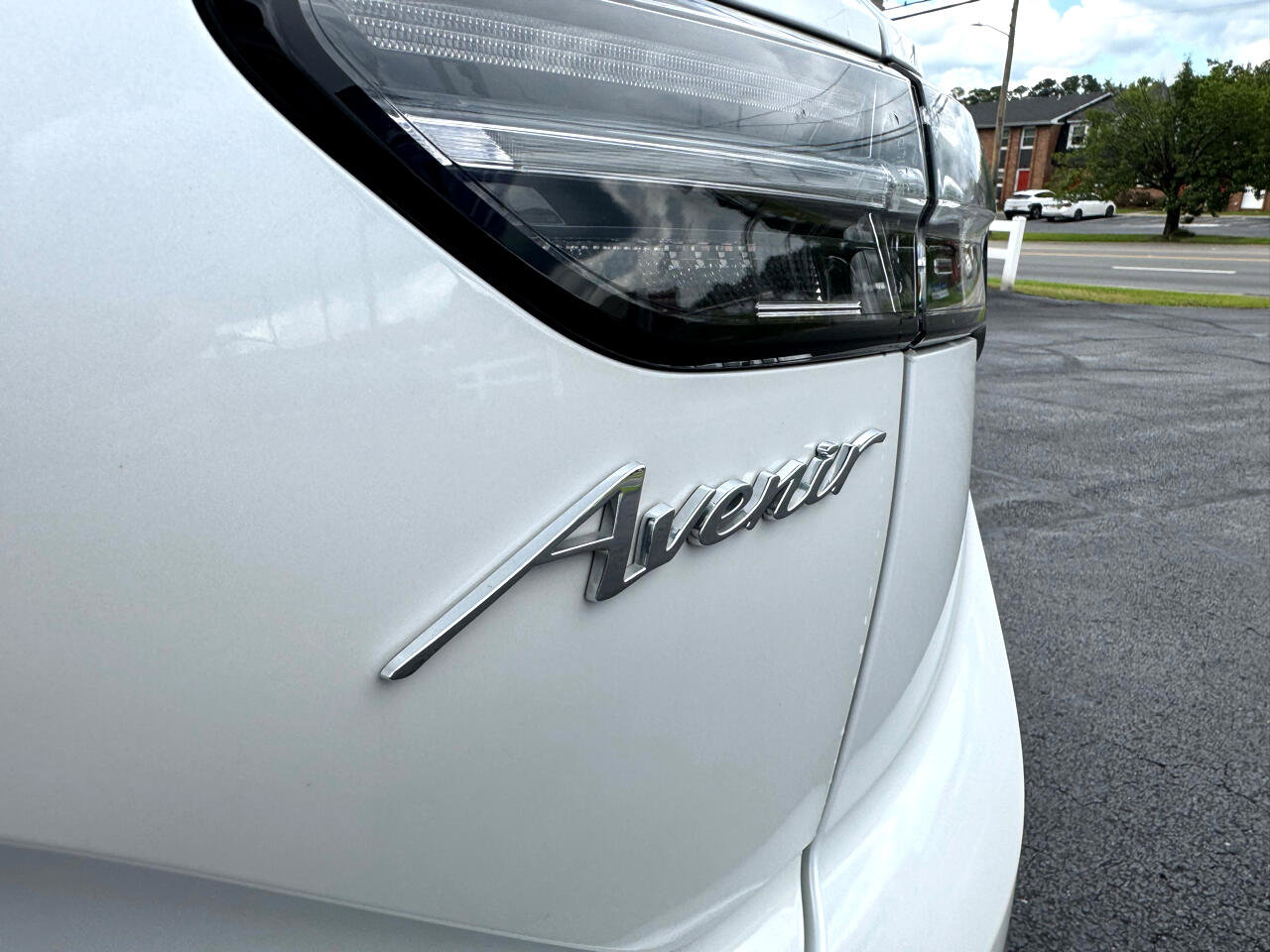 Used 2023 Buick Envision Avenir image 9