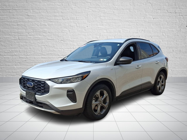 Used 2025 Ford Escape ST-Line FWD image 3