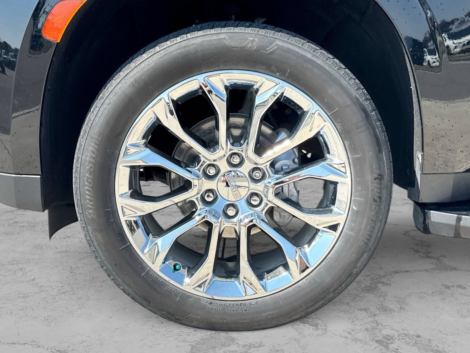 Used 2023 GMC Yukon SLT AWD/4WD image 17