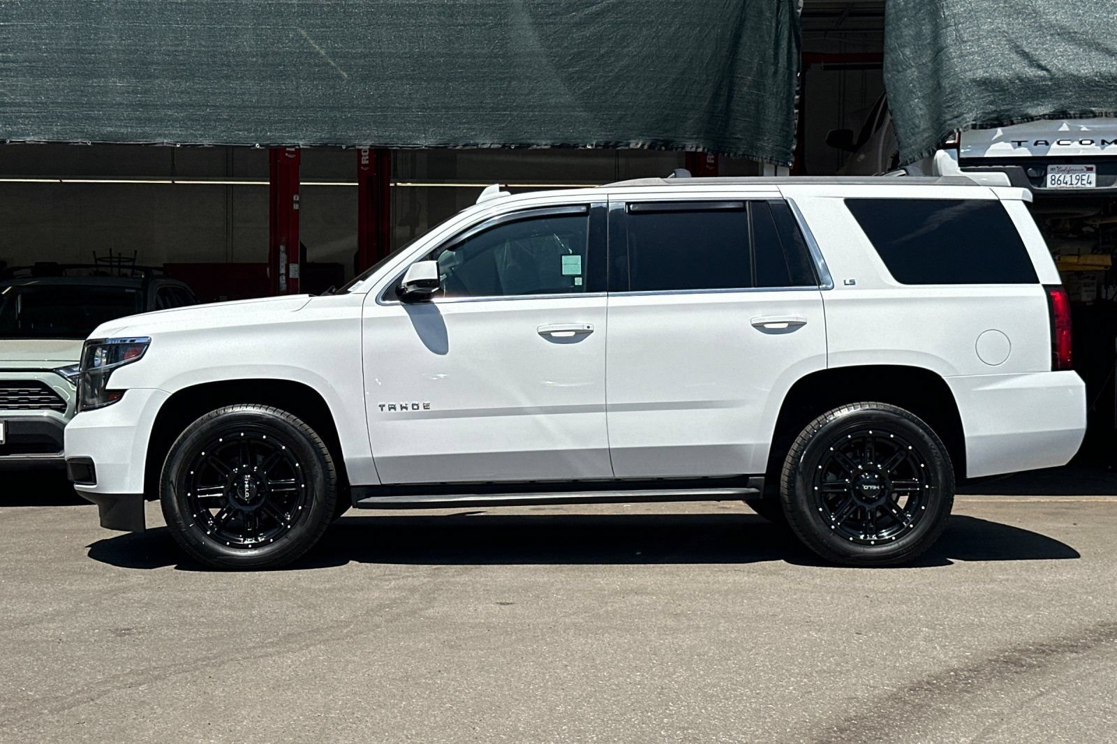 Used 2015 Chevrolet Tahoe LS RWD image 7