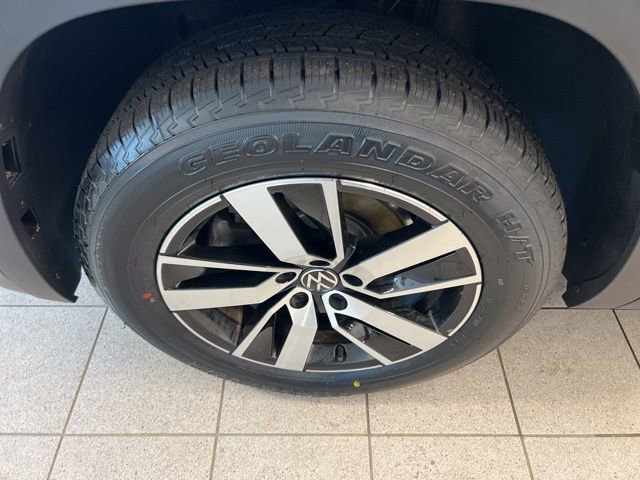 Used 2021 Volkswagen Atlas SE image 12