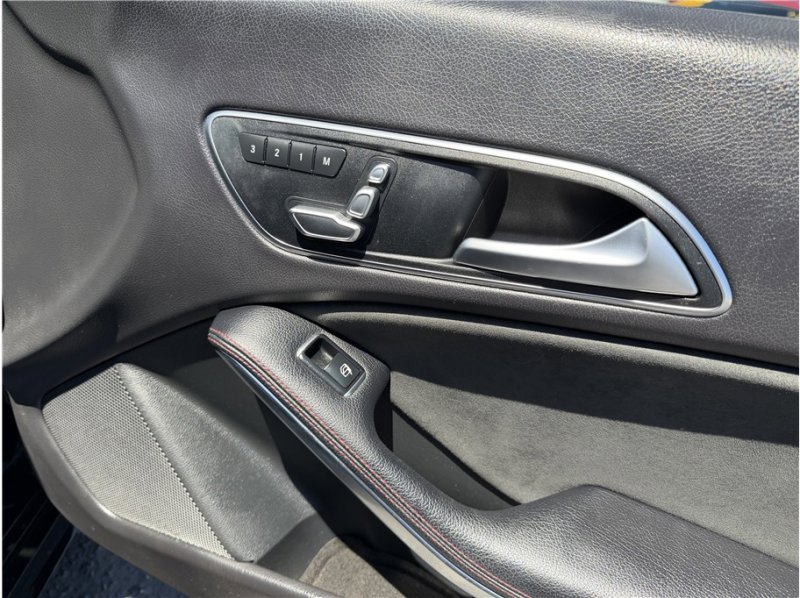 Used 2017 Mercedes-Benz CLA 250 4MATIC image 31