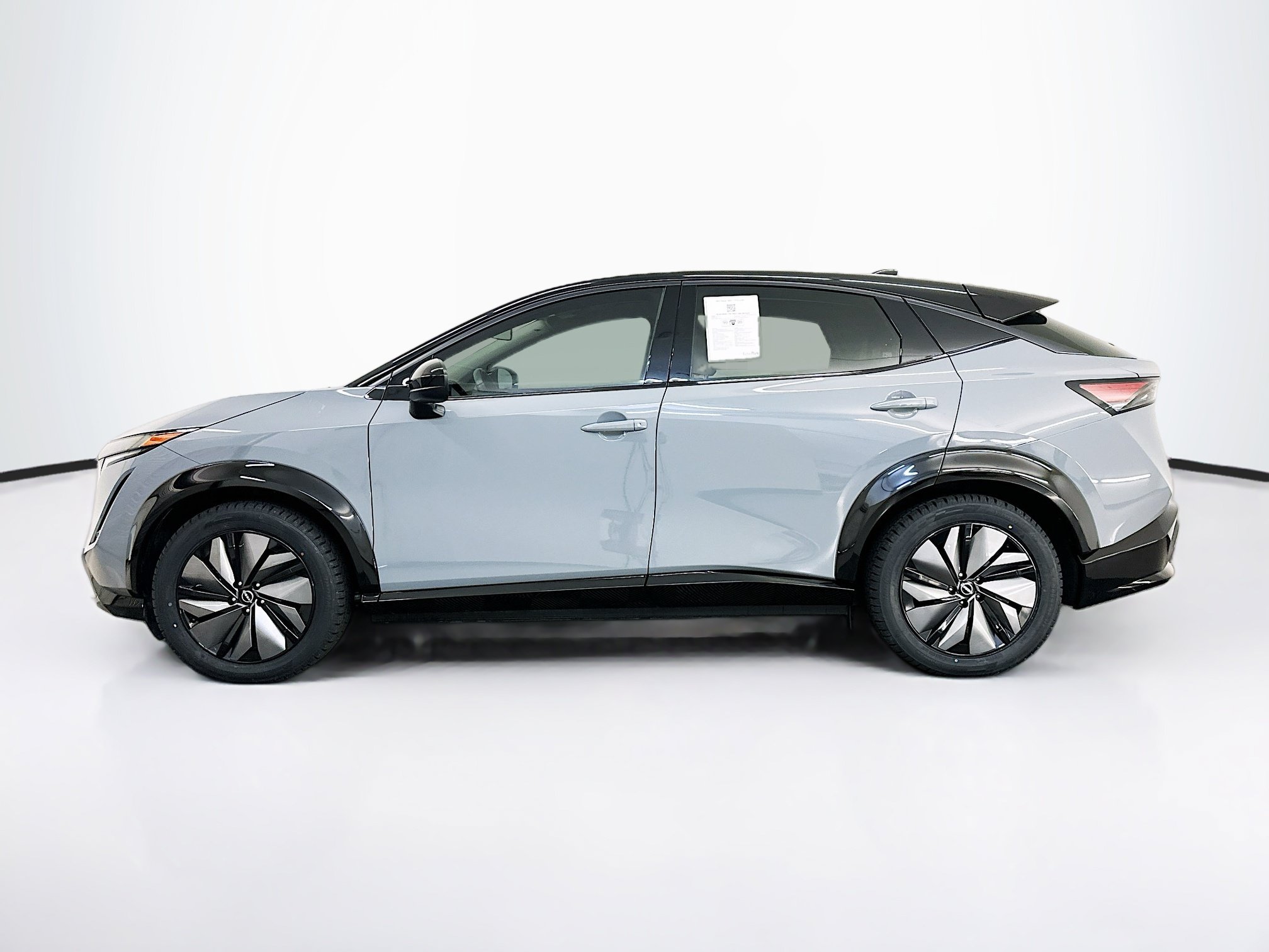 Used 2024 Nissan Ariya AWD image 4