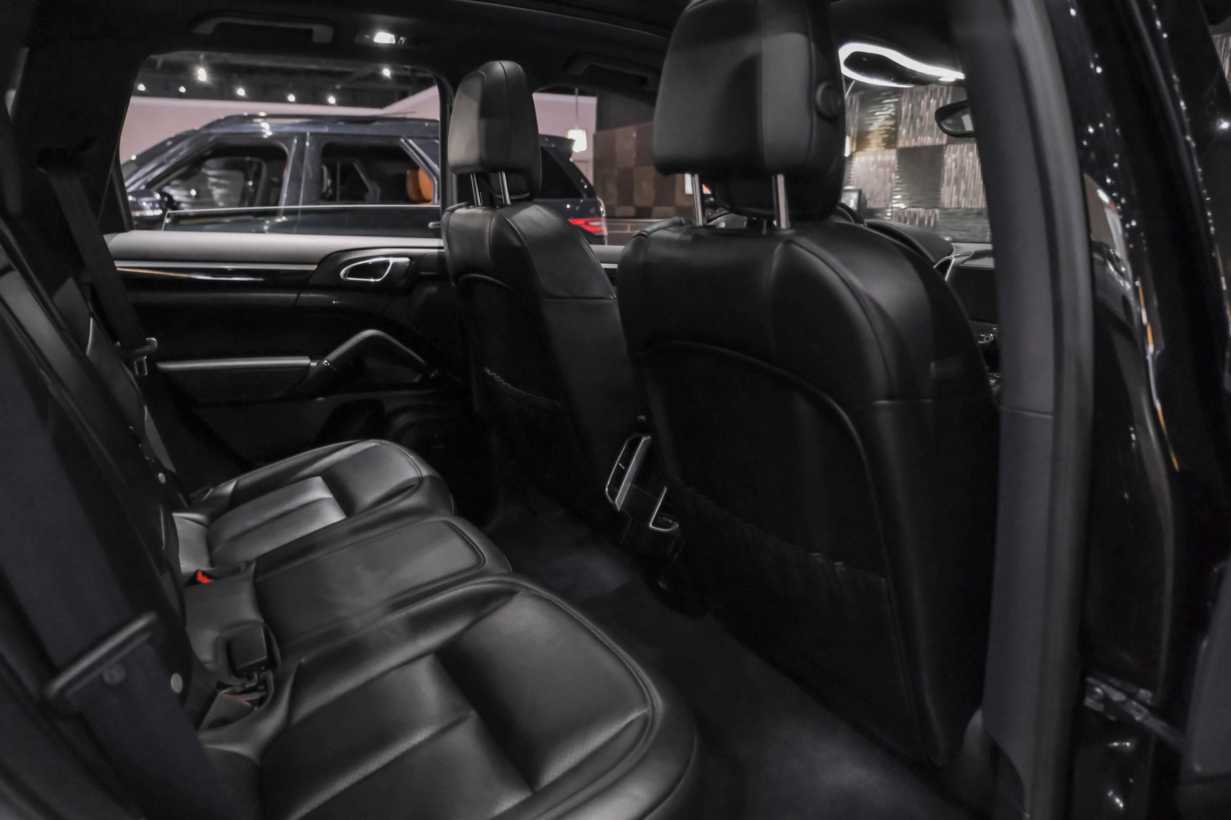 Used 2018 Porsche Cayenne AWD/4WD image 34