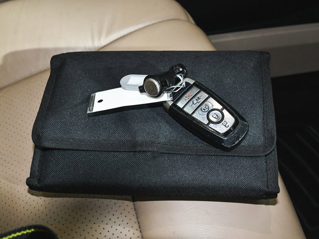 Used 2017 Ford F350 Lariat w/ Lariat Ultimate Package image 58