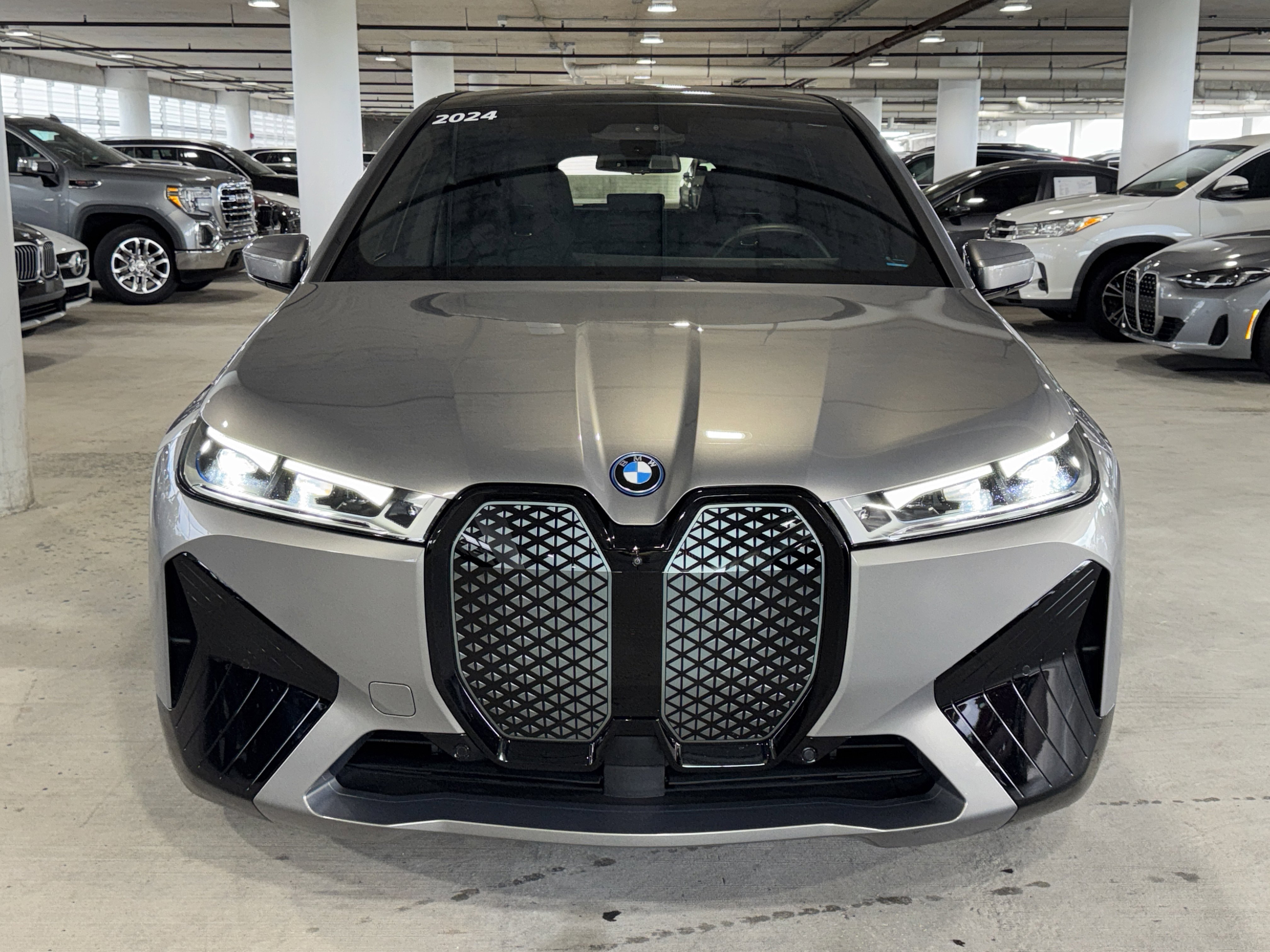 Used 2024 BMW iX M60 AWD/4WD image 3