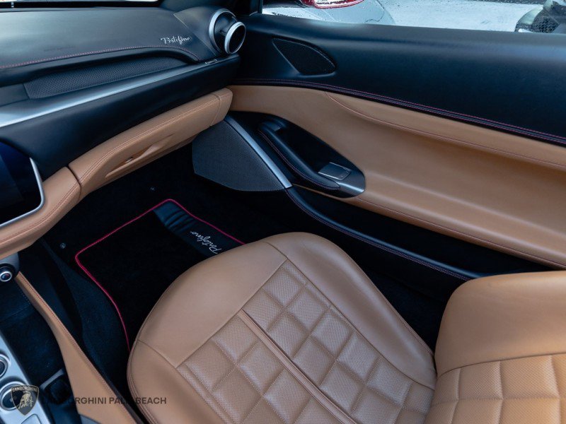 Used 2019 Ferrari Portofino image 13