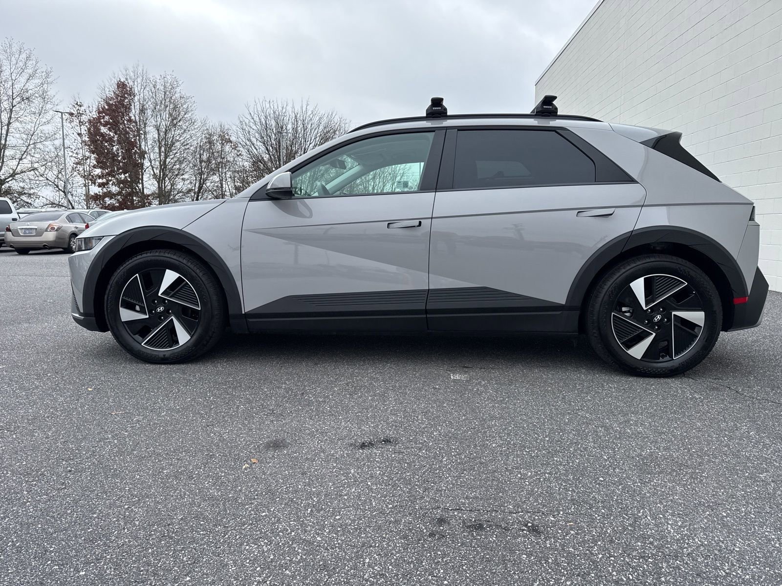 Used 2025 Hyundai Ioniq 5 SEL image 4