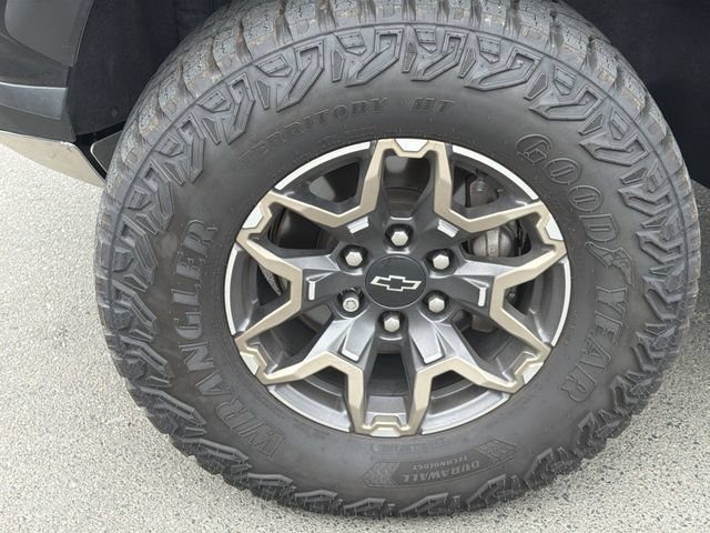 Used 2024 Chevrolet Colorado ZR2 w/ ZR2 Convenience Package III AWD/4WD image 17