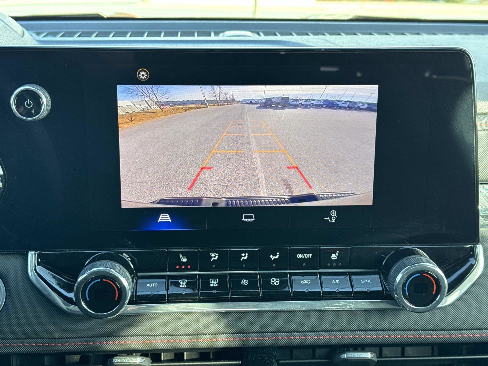 Used 2024 Chevrolet Colorado Z71 w/ Z71 Convenience Package 2 image 4