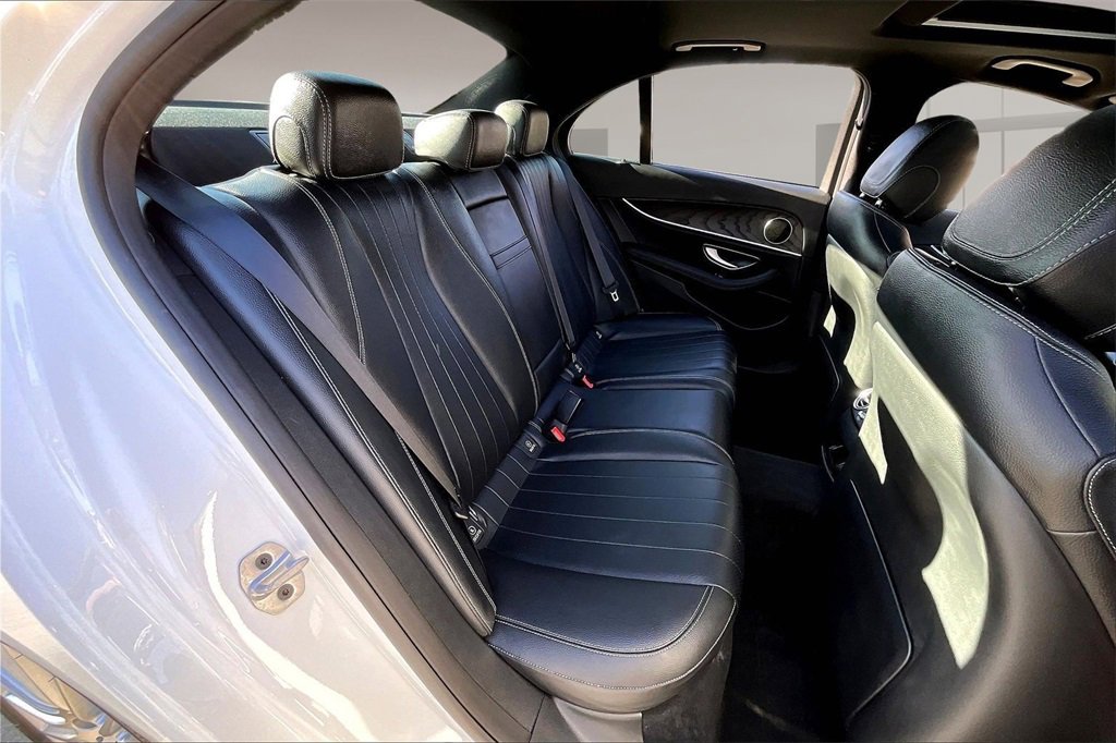 Used 2022 Mercedes-Benz E 350 Sedan image 23