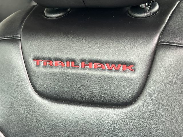 Used 2023 Jeep Cherokee Trailhawk AWD/4WD image 14