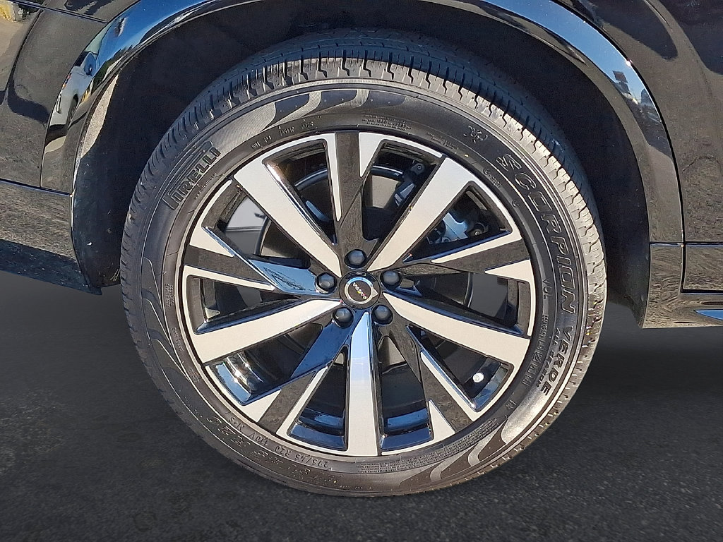 Certified 2025 Volvo XC90 B5 Core w/ Protection Package AWD/4WD image 33