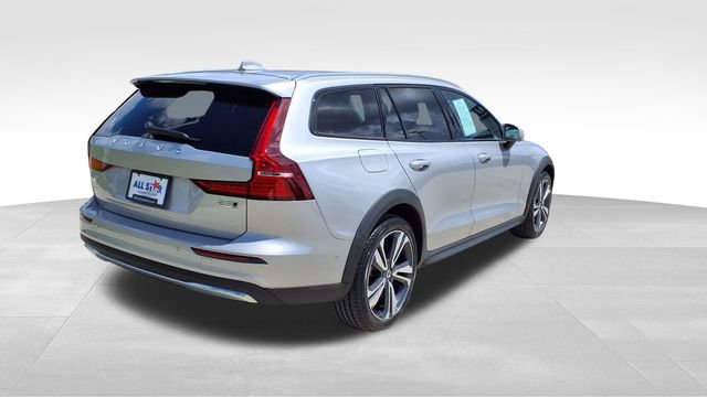 Certified 2025 Volvo V60 B5 Cross Country Plus AWD/4WD image 8