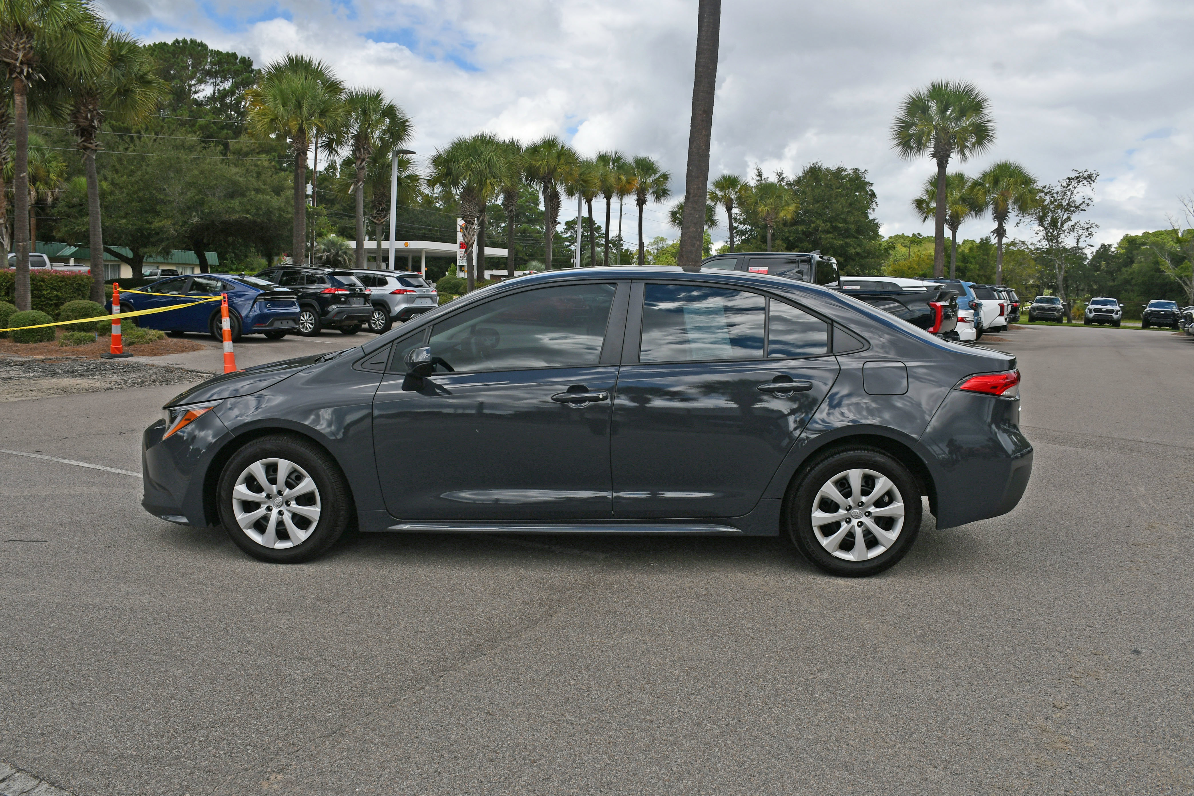Certified 2025 Toyota Corolla LE w/ Convenience Package FWD image 5