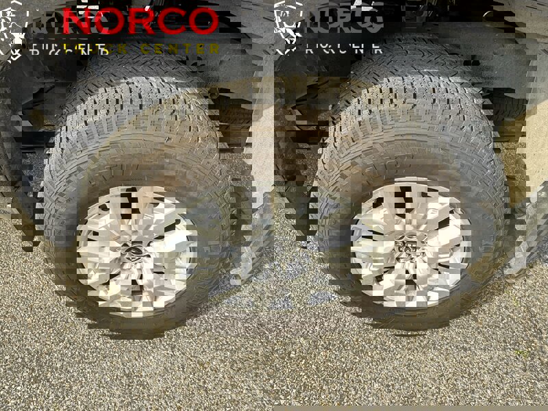 Used 2022 Nissan Frontier SV image 9