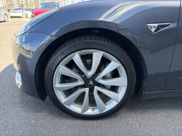 Used 2018 Tesla Model 3 Mid Range RWD image 4