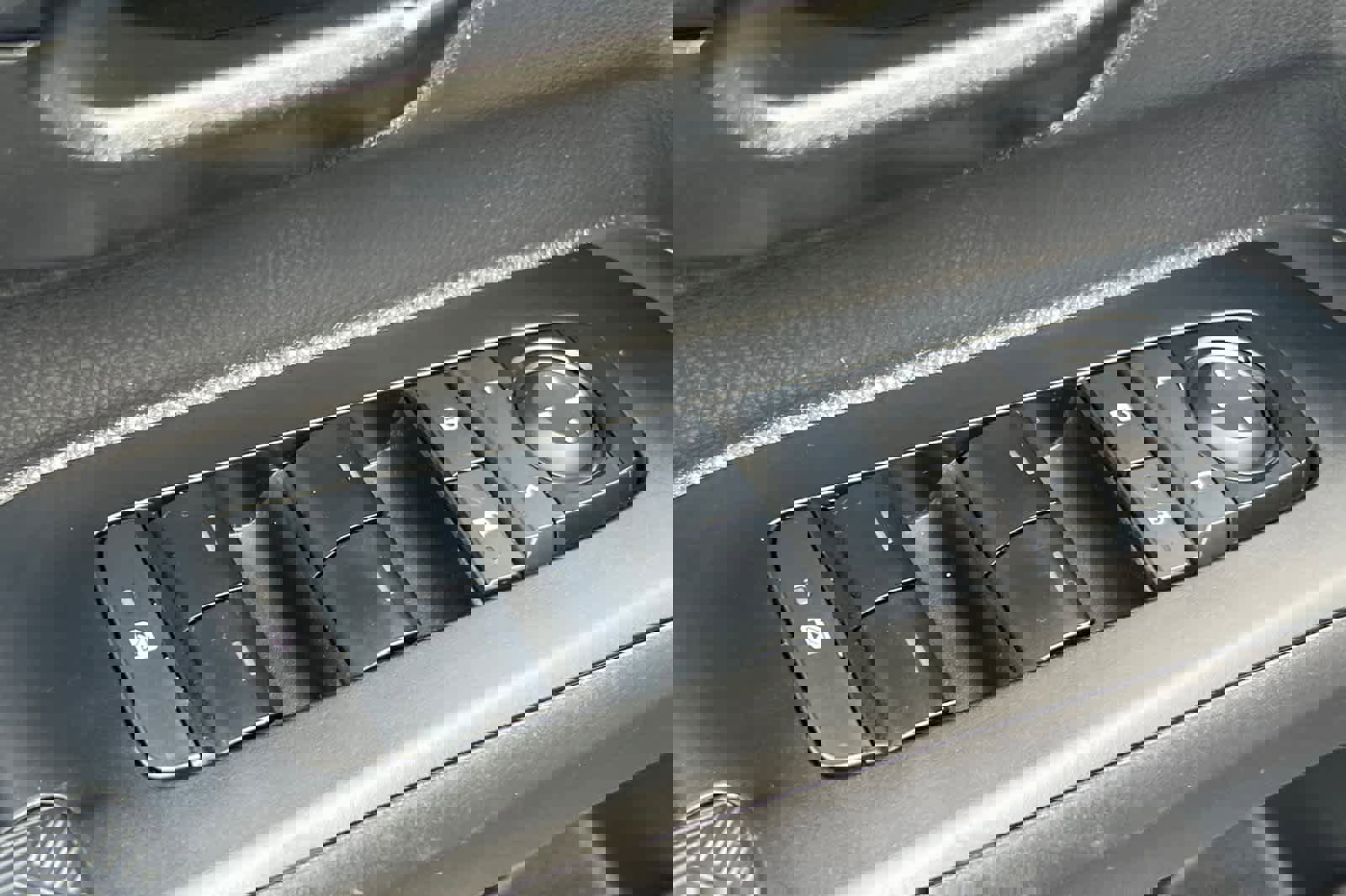 Certified 2025 Toyota Tacoma SR5 image 13