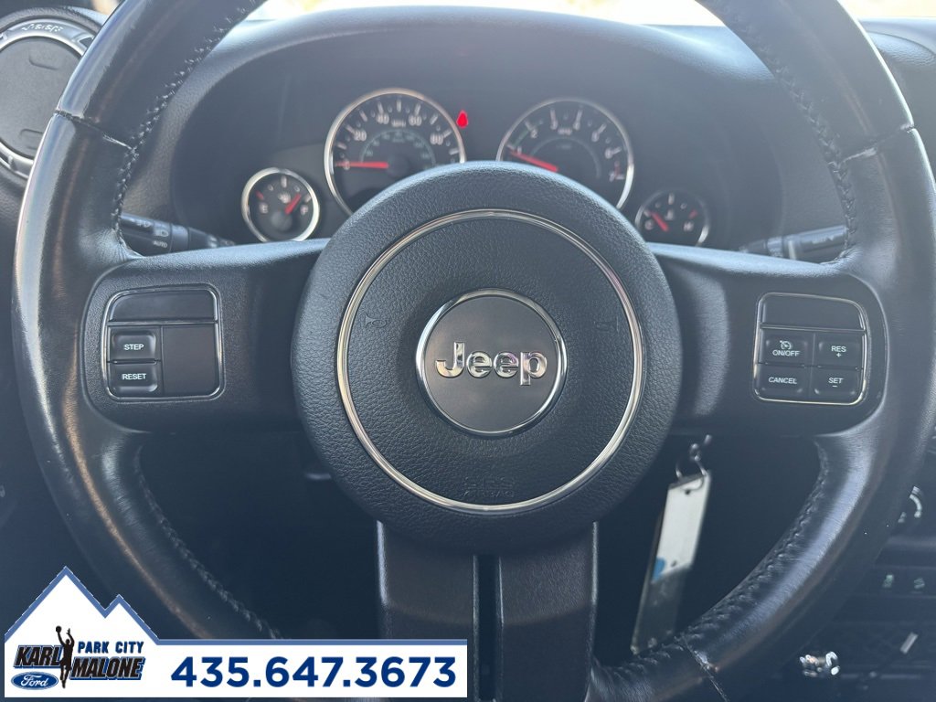 Used 2013 Jeep Wrangler Unlimited Rubicon image 16