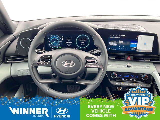 New 2025 Hyundai Elantra Limited image 18
