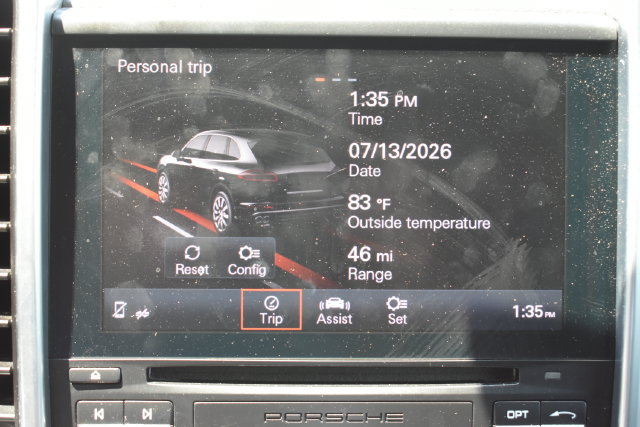 Used 2017 Porsche Cayenne Platinum Edition AWD/4WD image 29