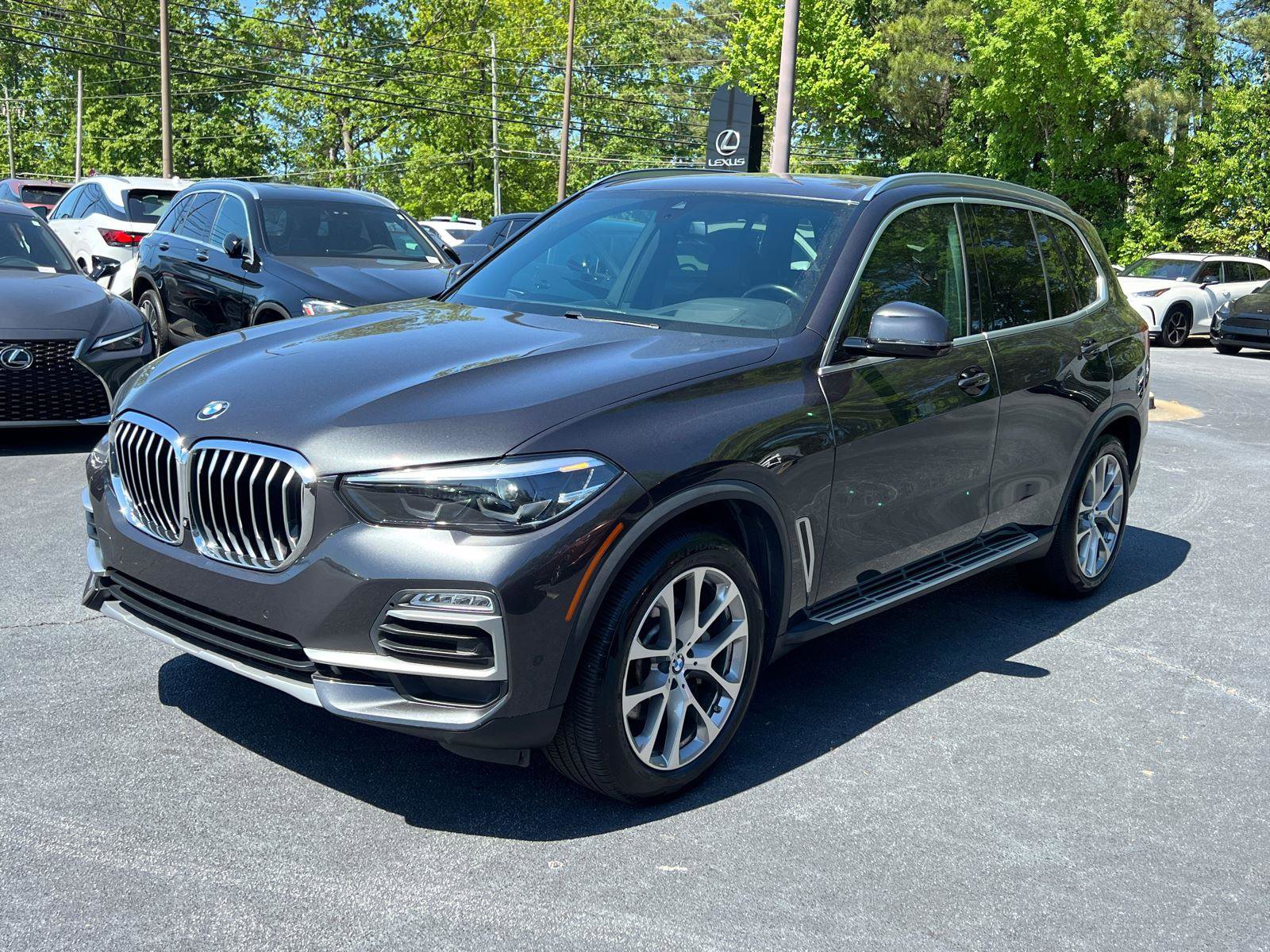 Used 2019 BMW X5 xDrive40i w/ Premium Package 2 AWD/4WD image 2