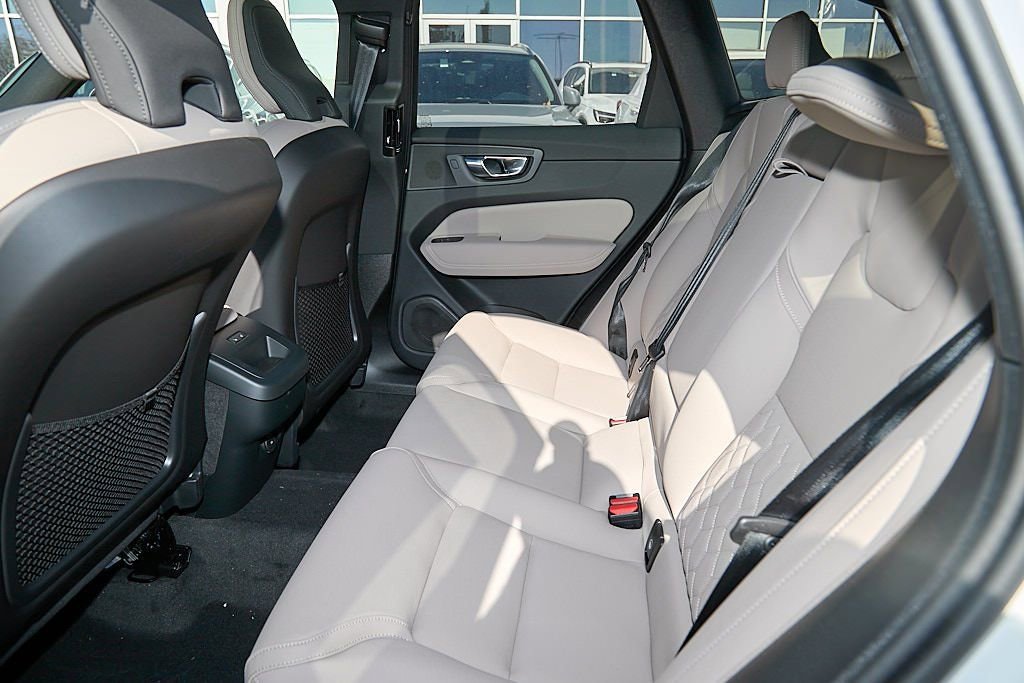 New 2026 Volvo XC60 B5 Plus w/ Protection Package Premier image 20