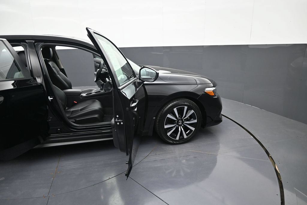 Used 2024 Honda Civic EX-L image 9