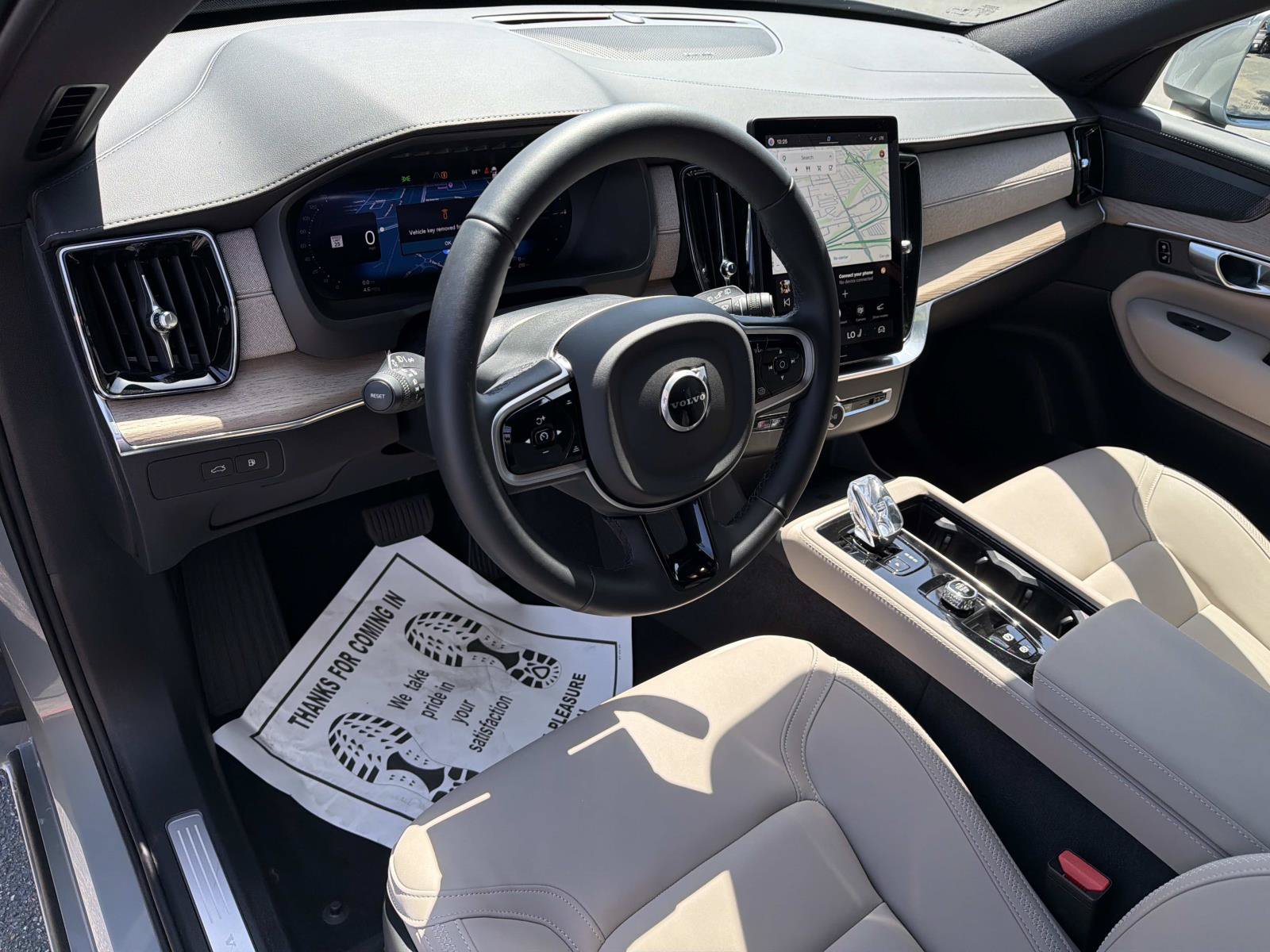 Used 2026 Volvo XC90 T8 Plus w/ Protection Package Premier AWD/4WD image 9