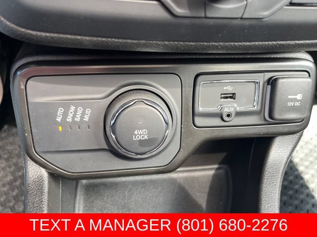 Used 2023 Jeep Renegade Latitude w/ Sun/Sound Group AWD/4WD image 22