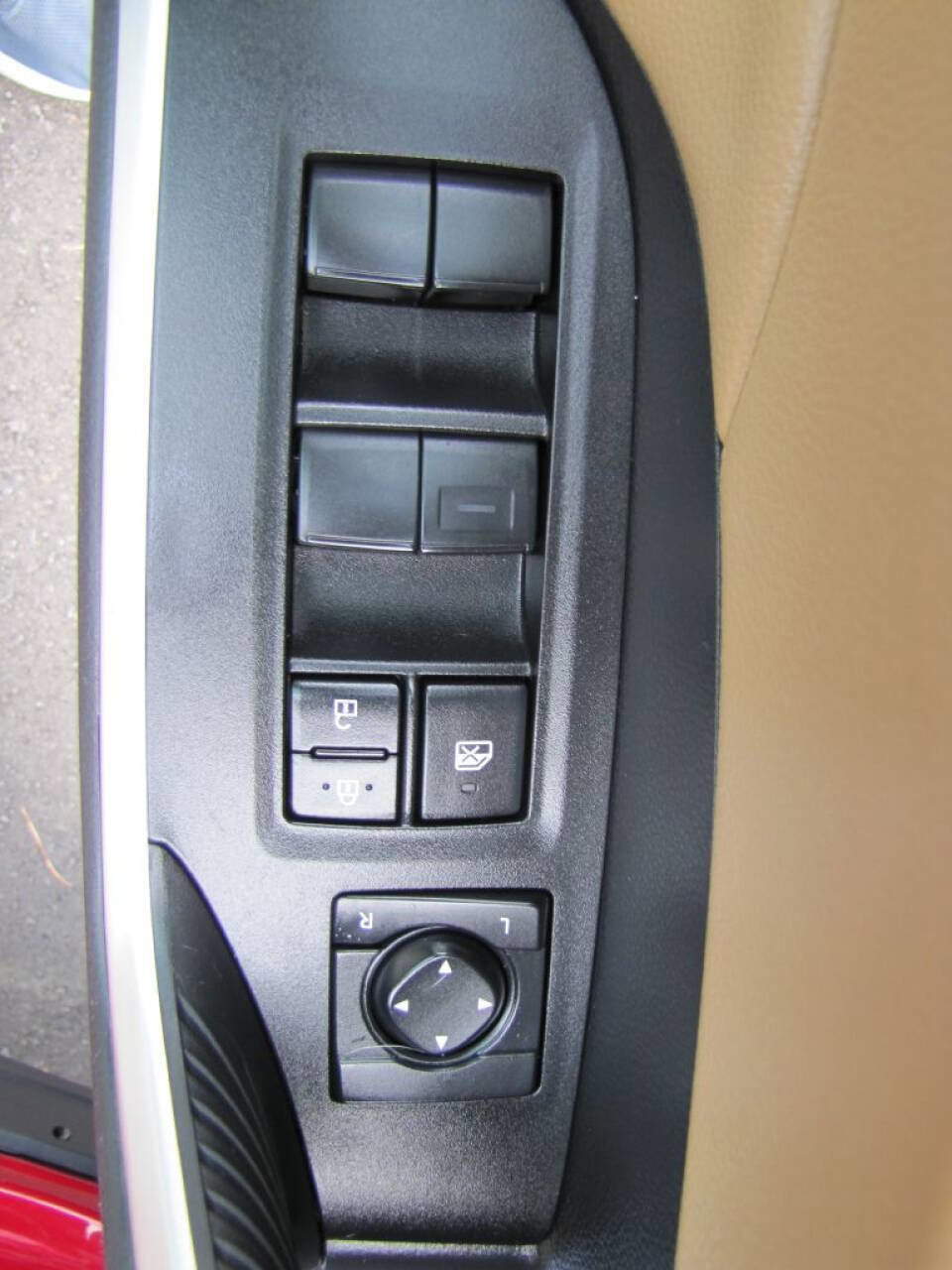 Used 2024 Toyota RAV4 LE image 32