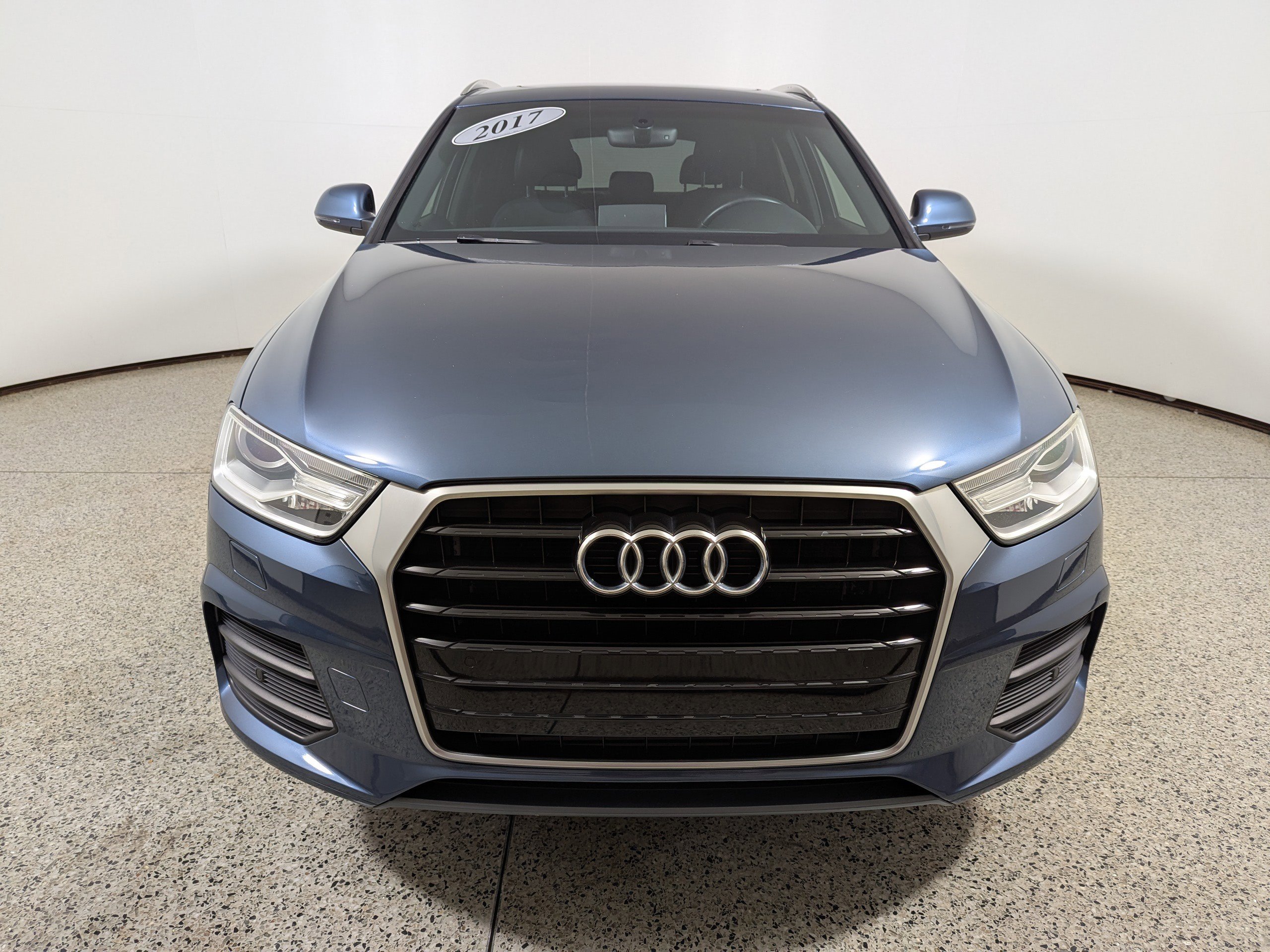 Used 2017 Audi Q3 2.0T Premium Plus FWD image 2