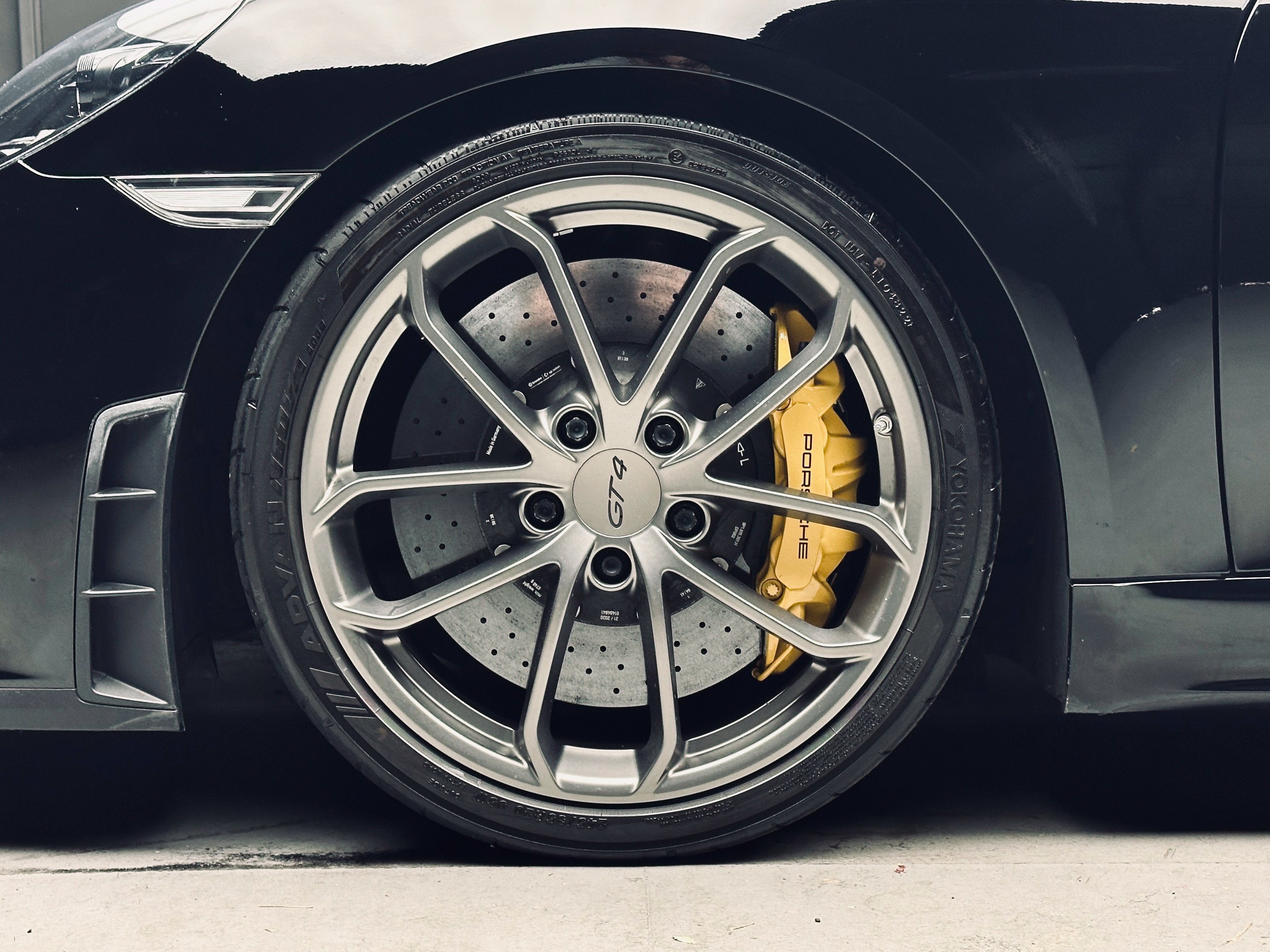 Used 2020 Porsche 718 Cayman GT4 RWD image 30