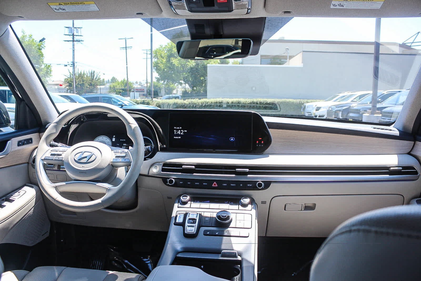 Certified 2024 Hyundai Palisade Limited FWD image 16