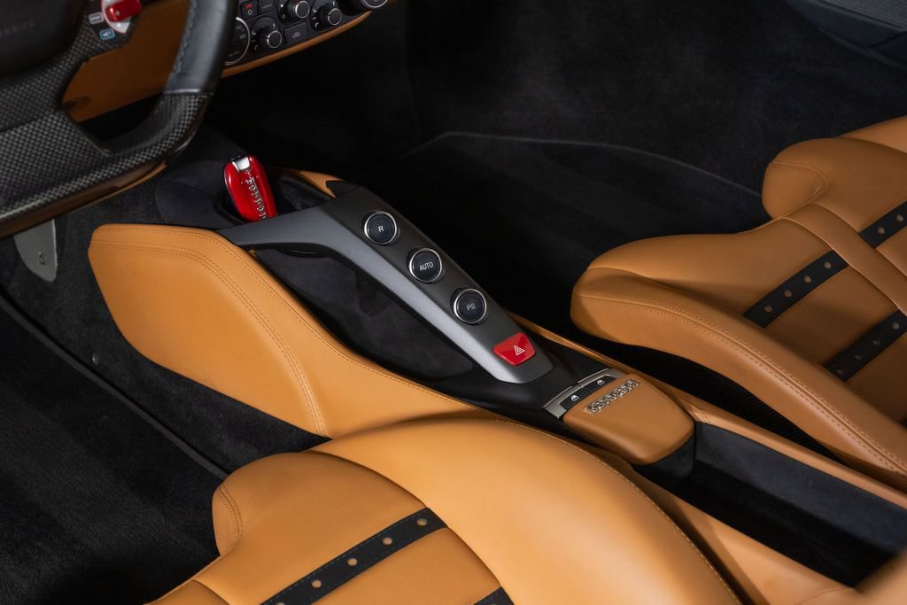 Used 2017 Ferrari 488 GTB RWD image 31