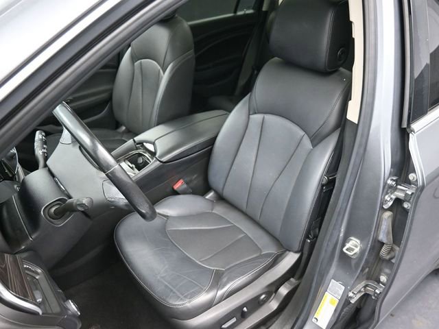 Used 2019 Buick Envision Essence image 22