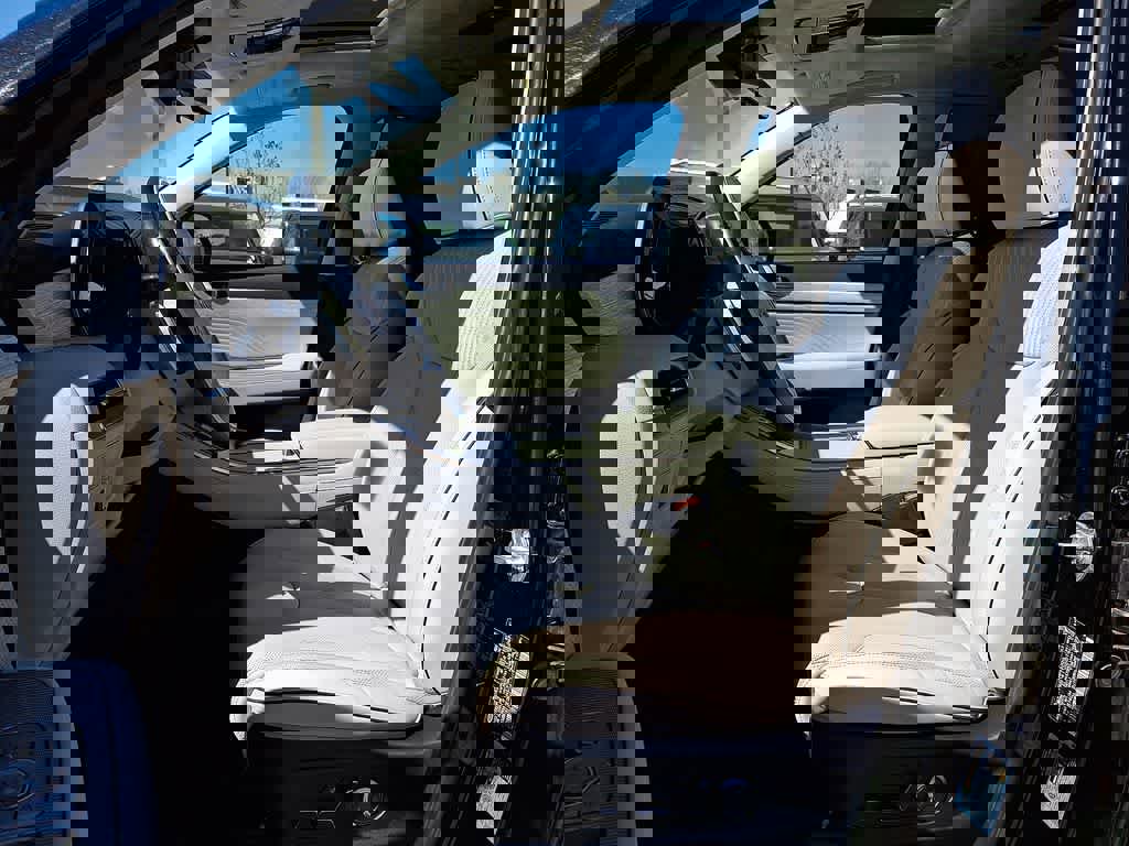 Used 2024 Hyundai Palisade Calligraphy image 13