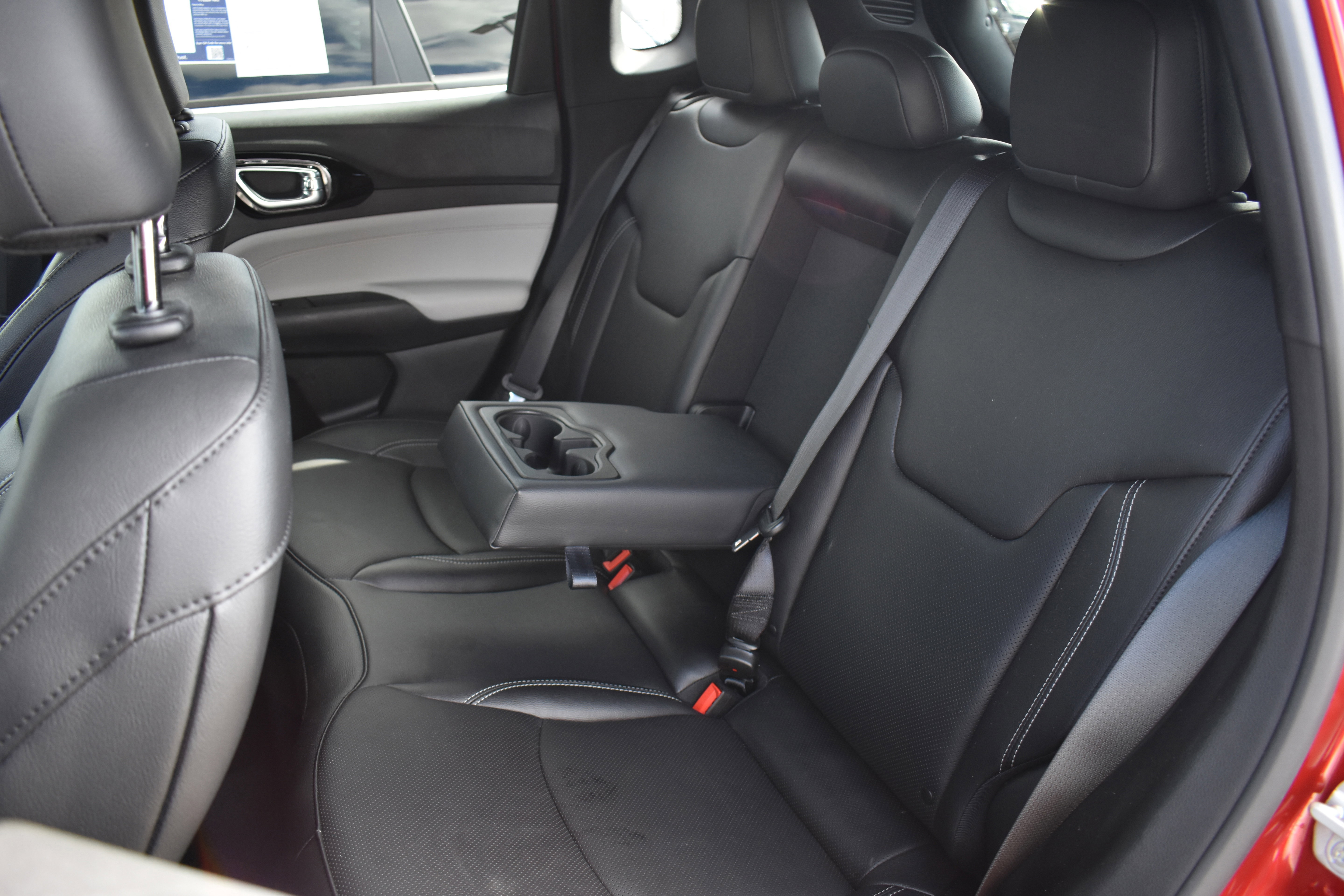 Used 2025 Jeep Compass Limited w/ Elite Group image 28