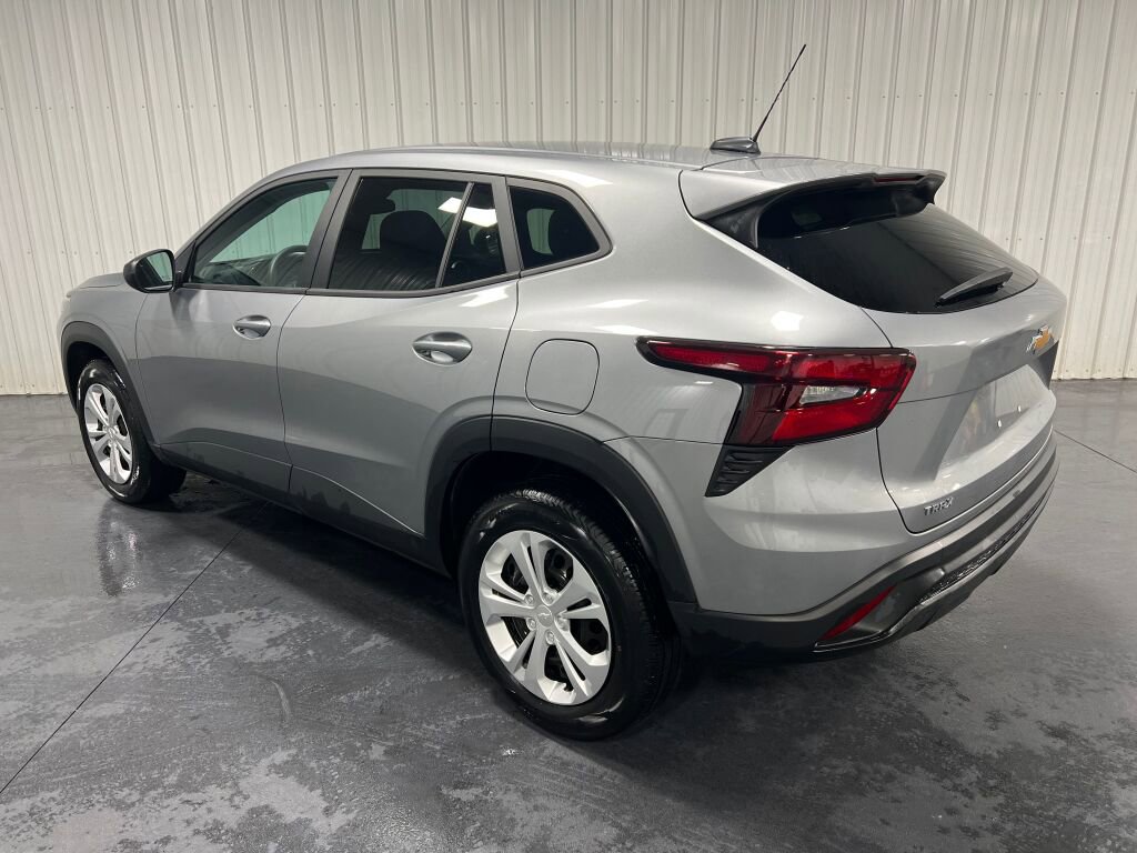 Used 2024 Chevrolet Trax LS w/ Driver Confidence Package image 15