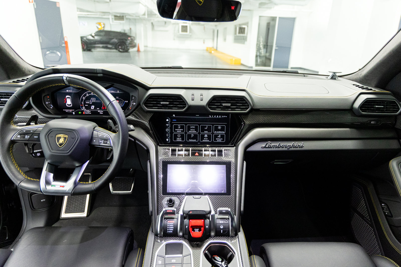 Used 2024 Lamborghini Urus S AWD/4WD image 47