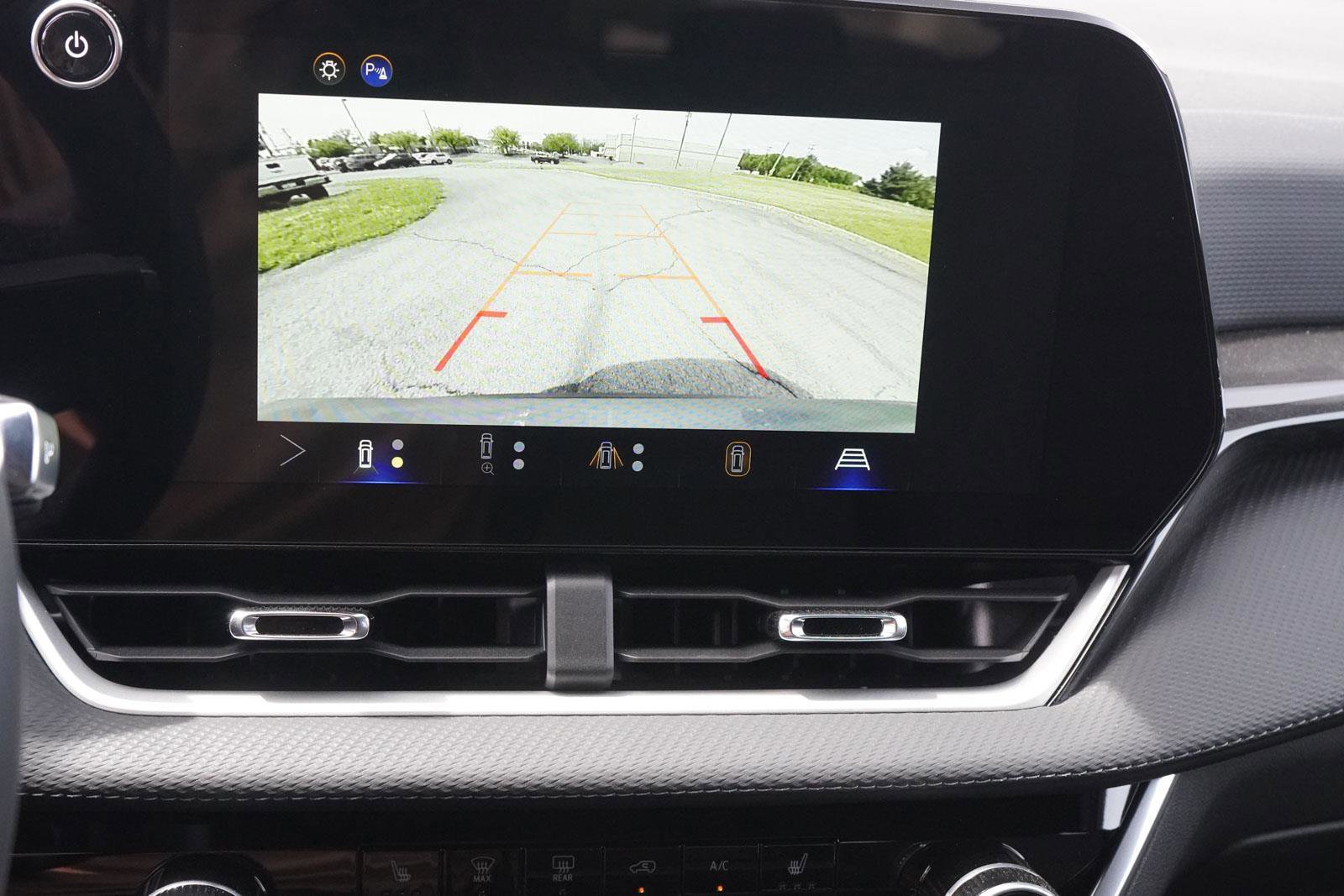 New 2025 Chevrolet Equinox LT w/ Safety and Technology Package image 23