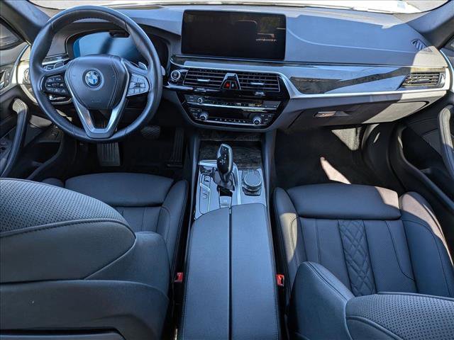 Used 2023 BMW 530e w/ Premium Package RWD image 18