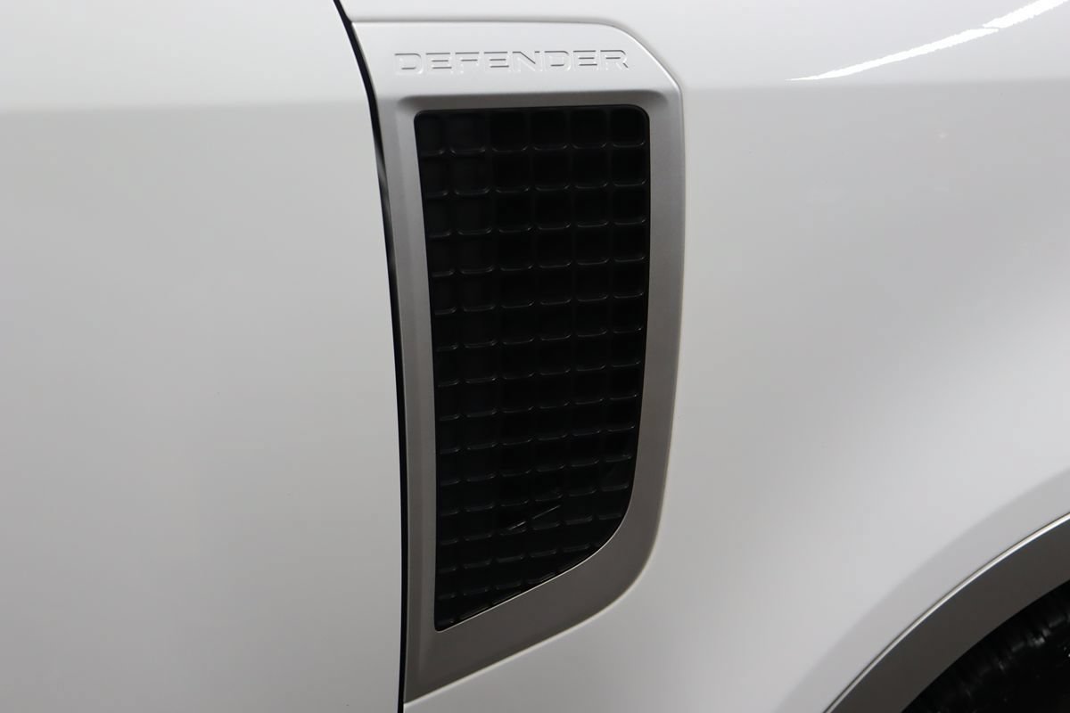 Used 2023 Land Rover Defender 130 First Edition AWD/4WD image 9