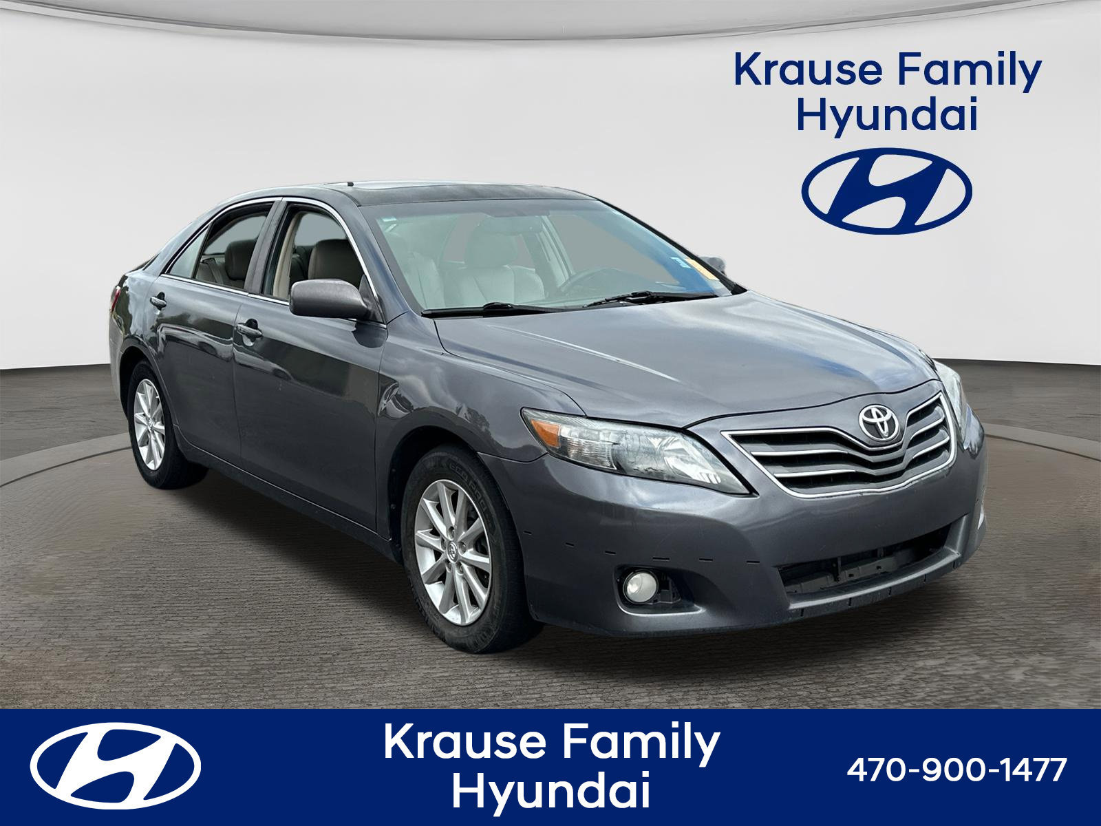 Used 2011 Toyota Camry XLE w/ XLE Extra-Value Pkg #2 FWD image 1