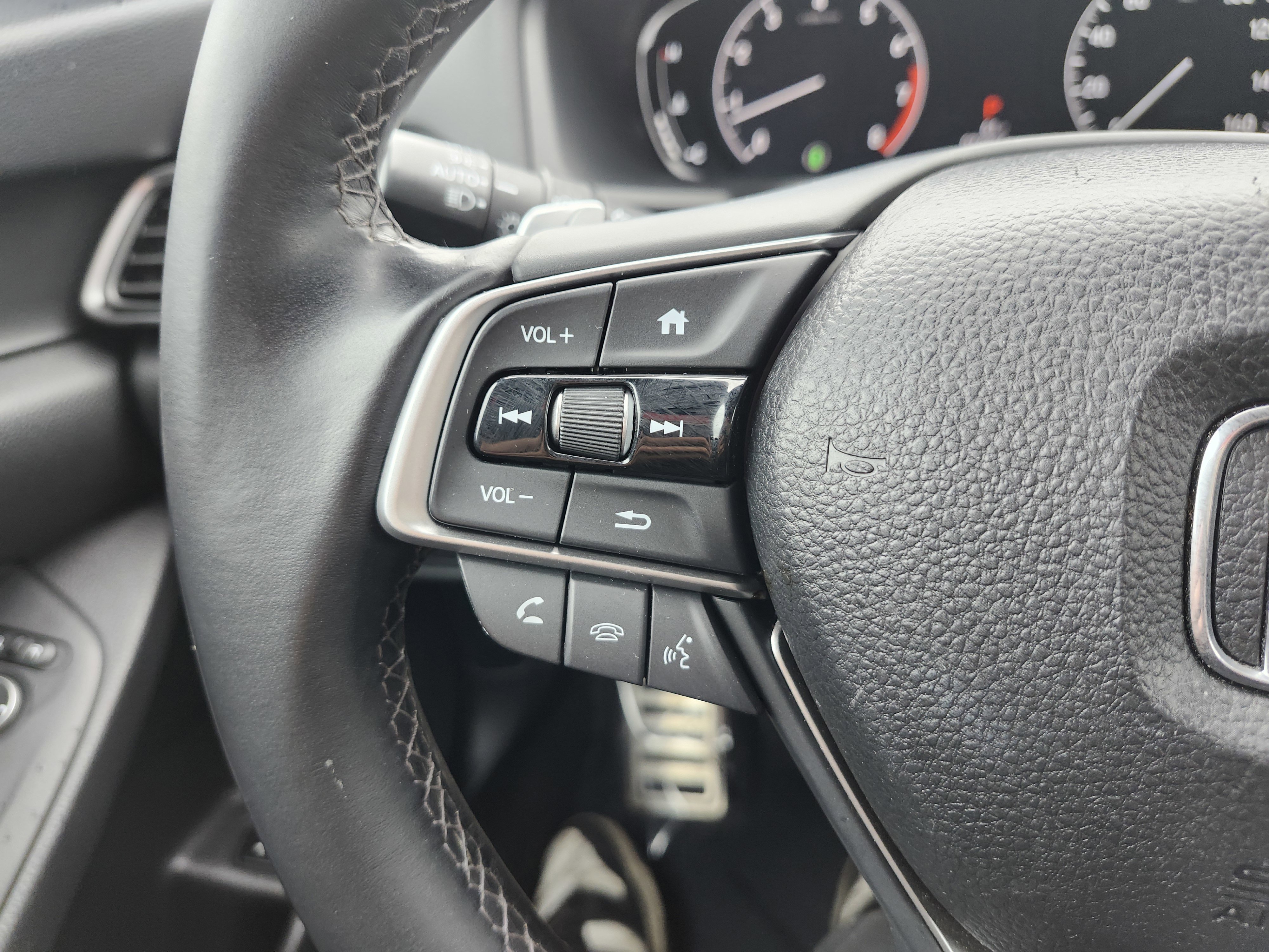 Used 2018 Honda Accord Sport image 33