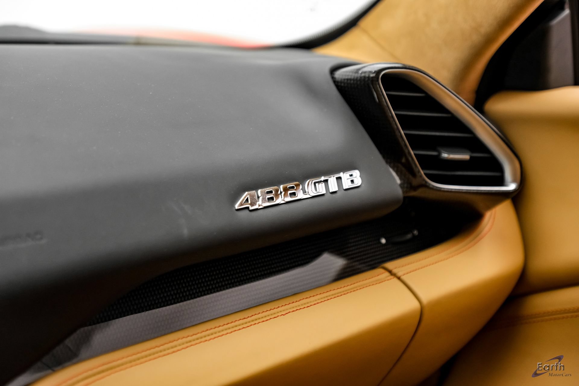 Used 2017 Ferrari 488 GTB RWD image 83