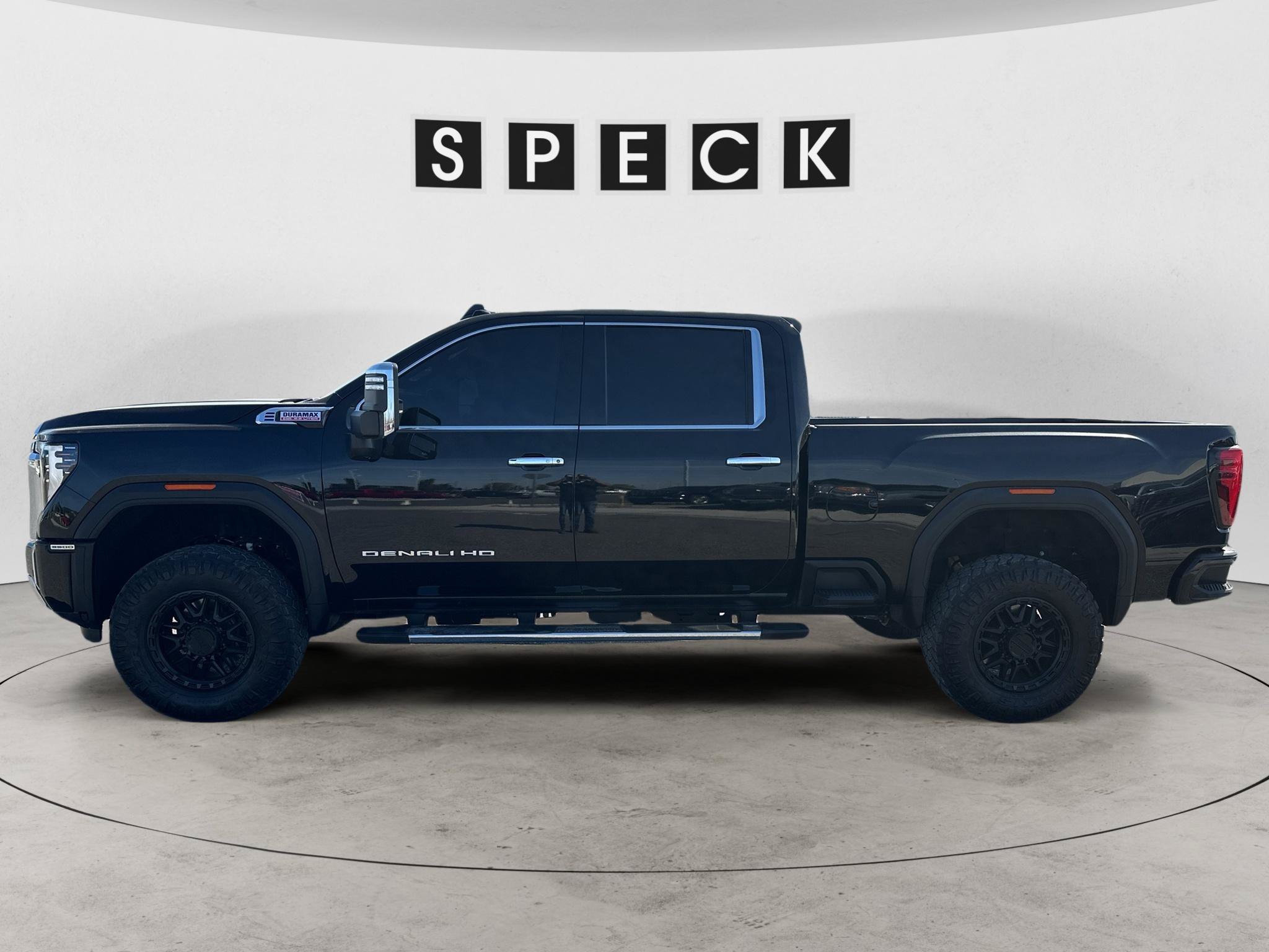 Used 2025 GMC Sierra 3500 Denali w/ Denali Reserve Package AWD/4WD image 2