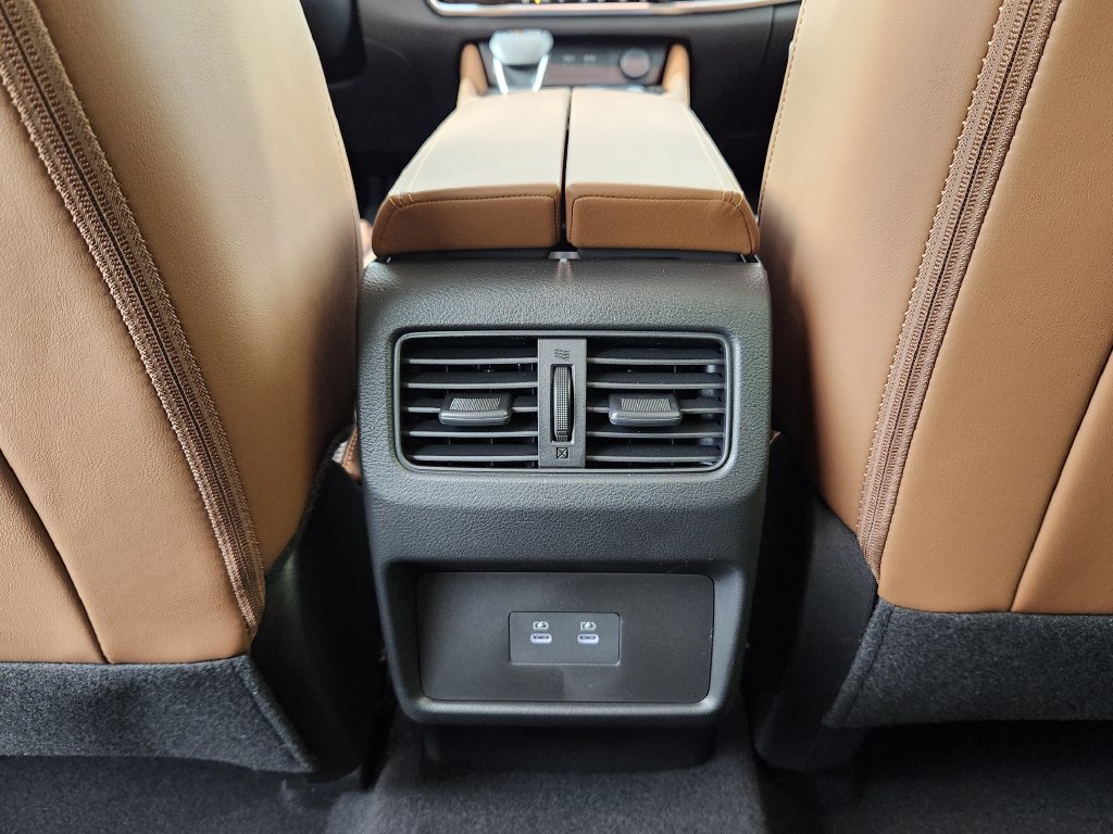 New 2026 Nissan Rogue Platinum AWD/4WD image 18
