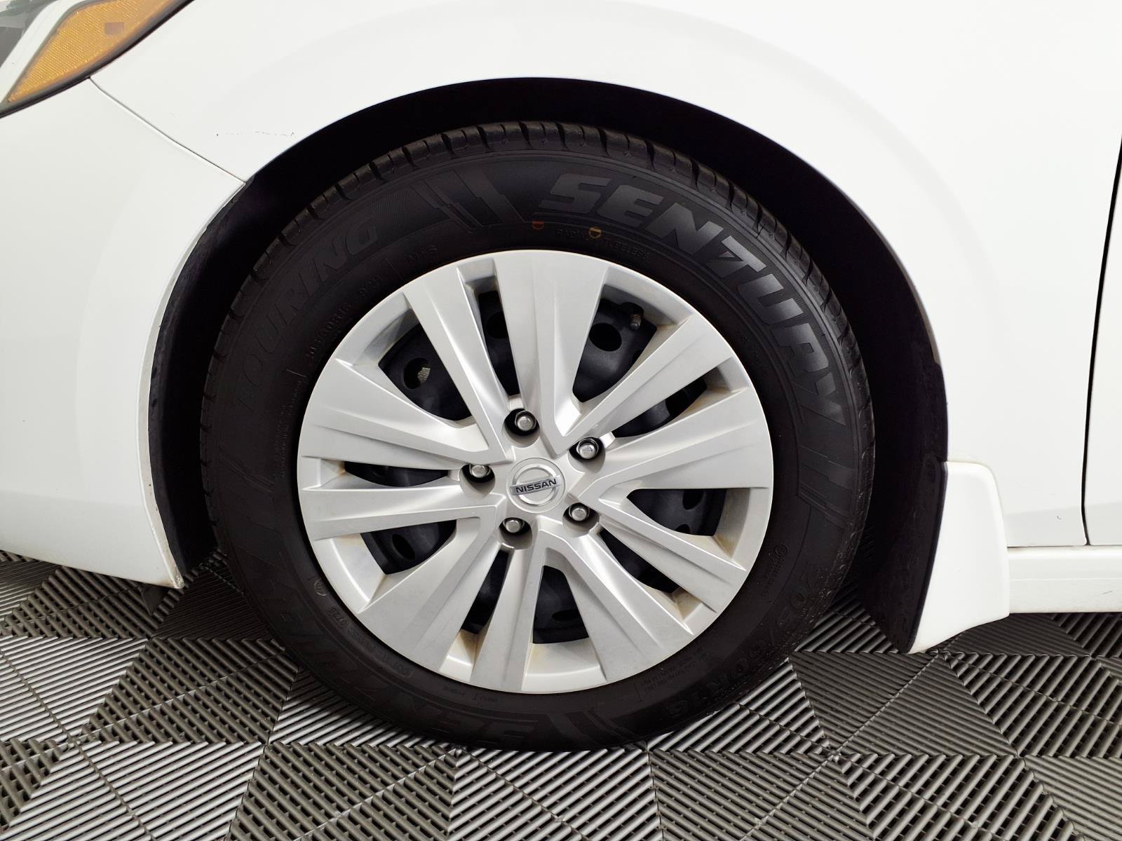 Used 2022 Nissan Sentra S w/ Electronics Package FWD image 7