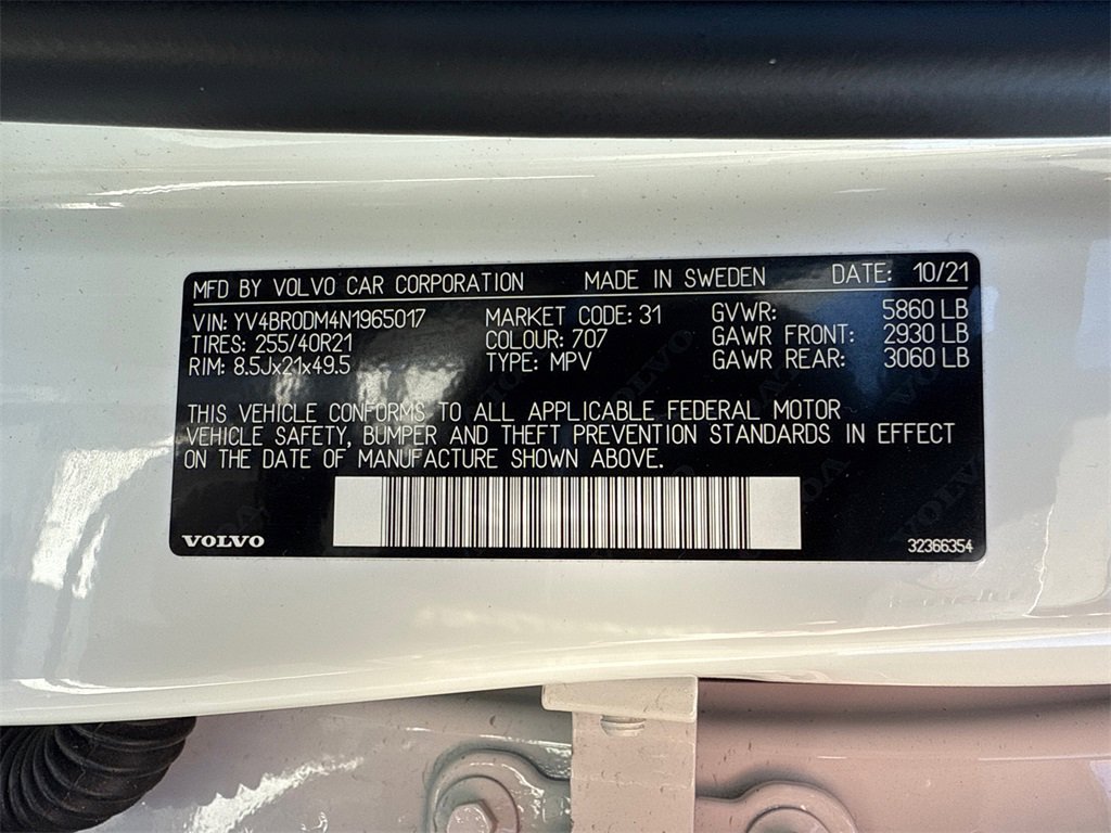 Used 2022 Volvo XC60 T8 R-Design image 16